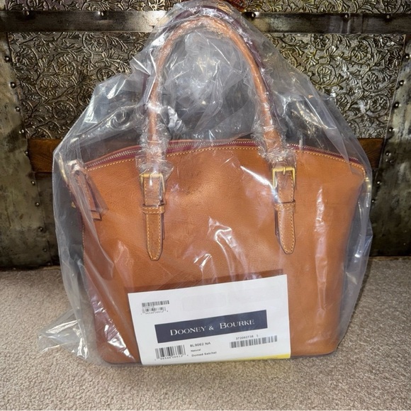 NWT Dooney & Bourke Florentine Domed Satchel in Natural - Picture 3 of 10